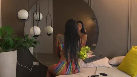 Kim online show from September 17, 2025, 1:13 pm