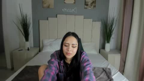 Kim online show from March 11, 2025, 5:38 am