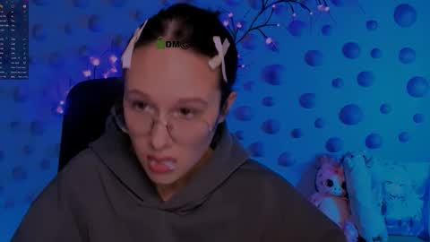 kim_classy online show from December 18, 2025, 8:26 pm