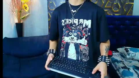 KIM online show from April 18, 2026, 8:42 pm