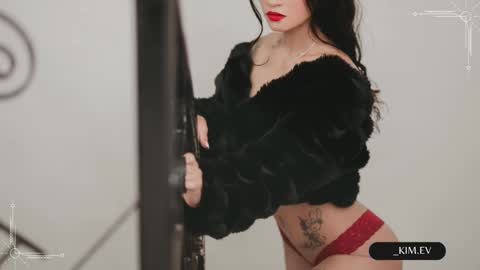 Kim  online show from January 15, 2025, 8:09 am