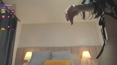 Kim online show from October 13, 2025, 2:06 pm