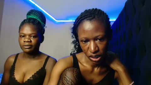 Snapshot of kimberly_chloe chatting on June 19, 2026, 7:28 pm Kimberly online show from June 19, 2026, 7:28 pm