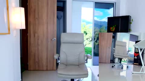 Melissa online show from December 1, 2025, 9:09 pm