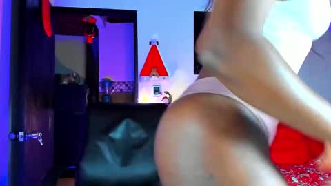 Snapshot of kimberlybanks2 chatting on December 29, 2024, 2:17 am Kimberly Banks online show from December 29, 2024, 2:17 am