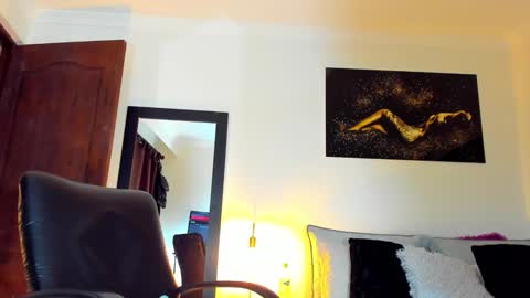 Snapshot of kimberlybanks2 chatting on November 25, 2025, 10:15 am Kimberly Banks online show from November 25, 2025, 10:15 am