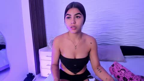 Kimberly Loren online show from September 15, 2025, 12:38 pm