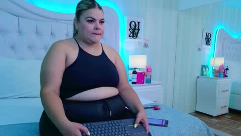 KimBrooks online show from November 13, 2025, 10:58 am