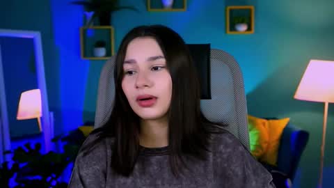 kimclarks online show from November 11, 2025, 1:44 pm