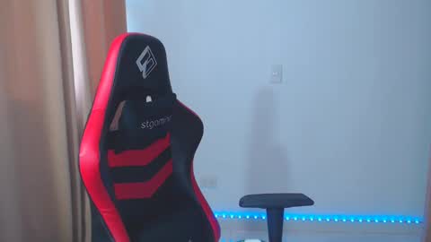 Snapshot of kimflexible_ chatting on January 23, 2025, 9:07 pm Kim 3 online show from January 23, 2025, 9:07 pm