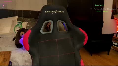 Wolfs Girl online show from March 15, 2026, 6:25 pm