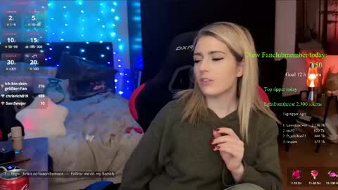 Wolfs Girl online show from April 12, 2026, 2:55 pm