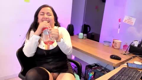 Camila online show from September 20, 2025, 4:08 pm