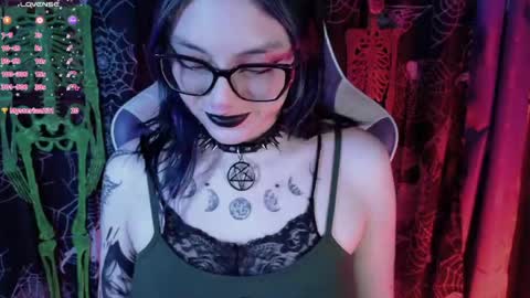 Snapshot of kimlennox__ chatting on April 28, 2026, 1:49 pm Kim Lennox online show from April 28, 2026, 1:49 pm