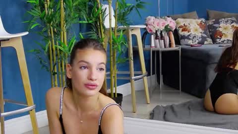 kimmdaviss online show from October 25, 2025, 6:54 am