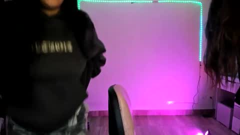 Snapshot of kimmi_foxy chatting on December 31, 2024, 1:04 am kimmi online show from December 31, 2024, 1:04 am