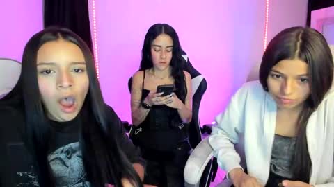 Snapshot of kimmi_foxy chatting on January 22, 2025, 11:43 pm kimmi online show from January 22, 2025, 11:43 pm