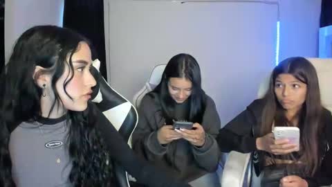 Snapshot of kimmi_foxy chatting on February 12, 2025, 11:09 pm kimmi online show from February 12, 2025, 11:09 pm