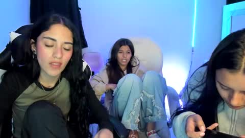 Snapshot of kimmi_foxy chatting on March 4, 2025, 11:11 pm kimmi online show from March 4, 2025, 11:11 pm