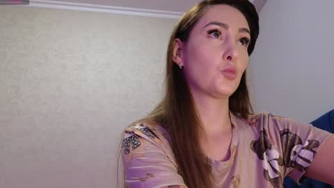 Kimmie online show from November 18, 2025, 7:07 pm