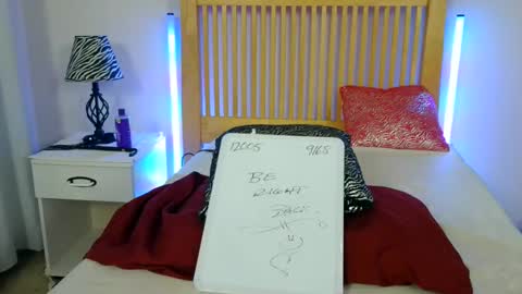 Snapshot of kimmitay chatting on October 22, 2025, 7:35 pm Kimmi Taylor online show from October 22, 2025, 7:35 pm