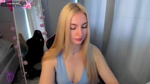 Snapshot of kimmy1_powell chatting on May 9, 2026, 3:12 am kimmy1_powell online show from May 9, 2026, 3:12 am