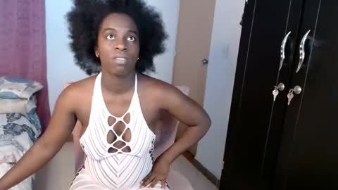 kimmy94192 online show from December 4, 2024, 10:13 am