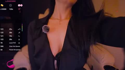 Snapshot of kimmy_chi chatting on May 28, 2026, 5:32 pm Lo online show from May 28, 2026, 5:32 pm