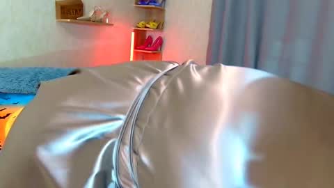 Kim online show from November 1, 2025, 6:43 pm