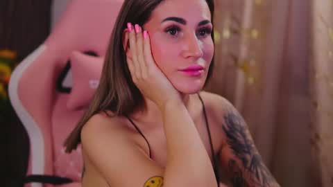 KimSkye online show from March 10, 2025, 4:38 am