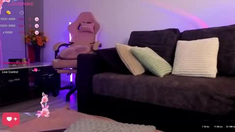 KimSkye online show from March 3, 2026, 2:23 pm