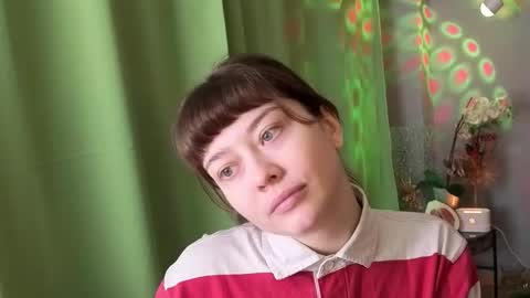 kina_ka online show from December 4, 2025, 7:06 am