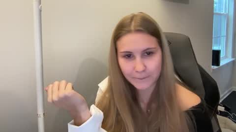 kinci06 online show from February 19, 2025, 7:48 pm