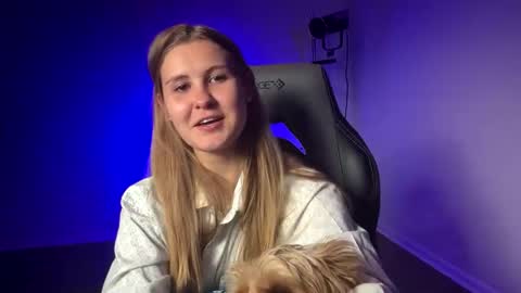 kinci06 online show from March 5, 2025, 8:21 pm