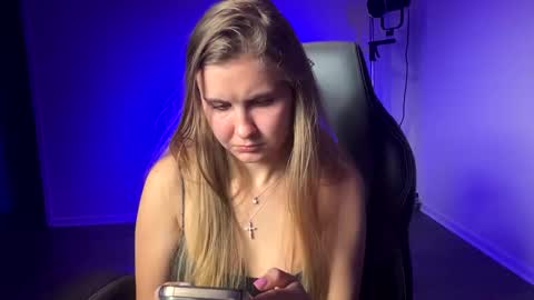 kinci06 online show from March 5, 2025, 11:27 pm