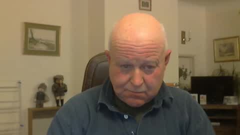 kindahairy4u online show from December 31, 2024, 8:02 pm