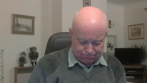 kindahairy4u online show from January 10, 2025, 6:28 pm