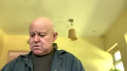 kindahairy4u online show from April 12, 2026, 1:05 pm