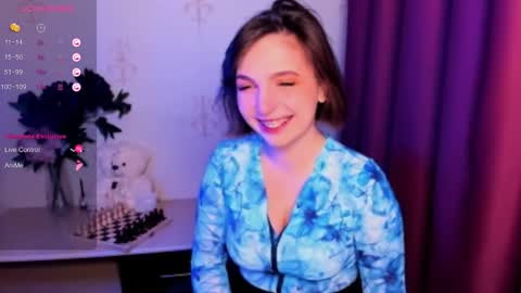 Hazel online show from November 5, 2025, 11:10 am