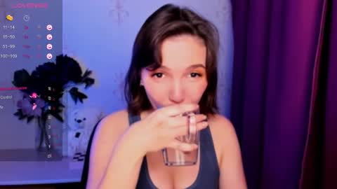 Snapshot of kindhazelhere_ chatting on January 7, 2026, 6:21 pm Hazel online show from January 7, 2026, 6:21 pm