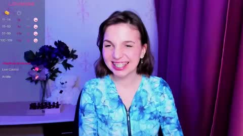 Snapshot of kindhazelhere_ chatting on February 5, 2026, 9:08 pm Hazel online show from February 5, 2026, 9:08 pm