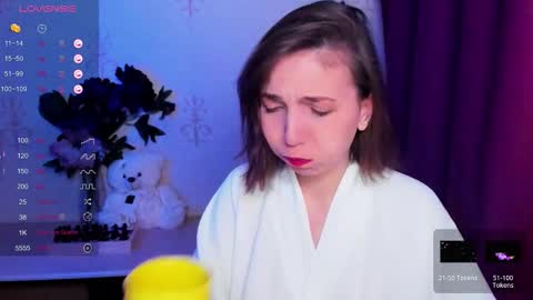 Snapshot of kindhazelhere_ chatting on February 15, 2026, 9:33 pm Hazel online show from February 15, 2026, 9:33 pm