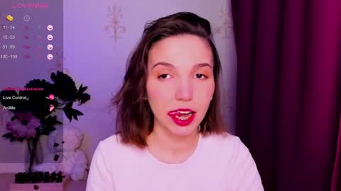 Snapshot of kindhazelhere_ chatting on February 22, 2026, 10:19 pm Hazel online show from February 22, 2026, 10:19 pm