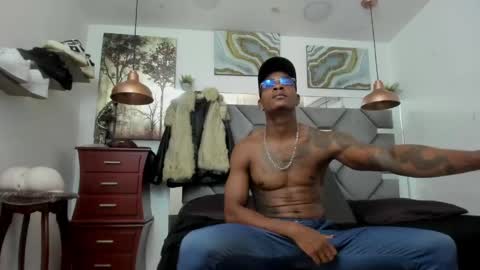 Snapshot of king_fitt_ chatting on June 7, 2026, 7:06 pm HOT MEN BLACK online show from June 7, 2026, 7:06 pm