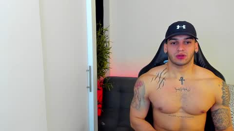 king_of_kings__ online show from December 13, 2024, 4:11 am