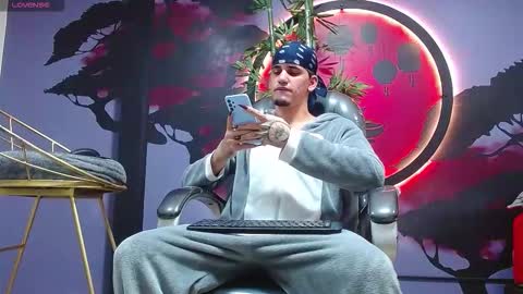 king voy online show from November 13, 2025, 8:52 pm