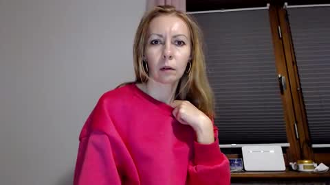 sexysexyhotwetpinkredpussy online show from September 16, 2025, 7:37 pm