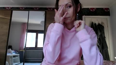 Snapshot of kingandprincess chatting on May 17, 2026, 5:53 pm sexysexyhotwetpinkredpussy online show from May 17, 2026, 5:53 pm