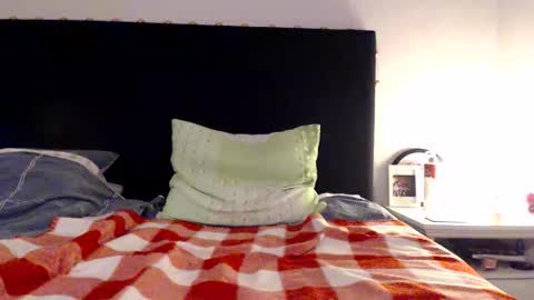 Snapshot of kingandprincess chatting on June 6, 2026, 6:56 pm sexysexyhotwetpinkredpussy online show from June 6, 2026, 6:56 pm
