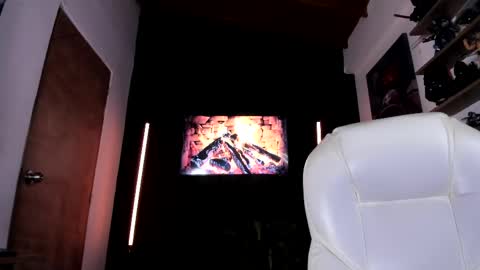 King Bear online show from April 19, 2026, 8:55 pm